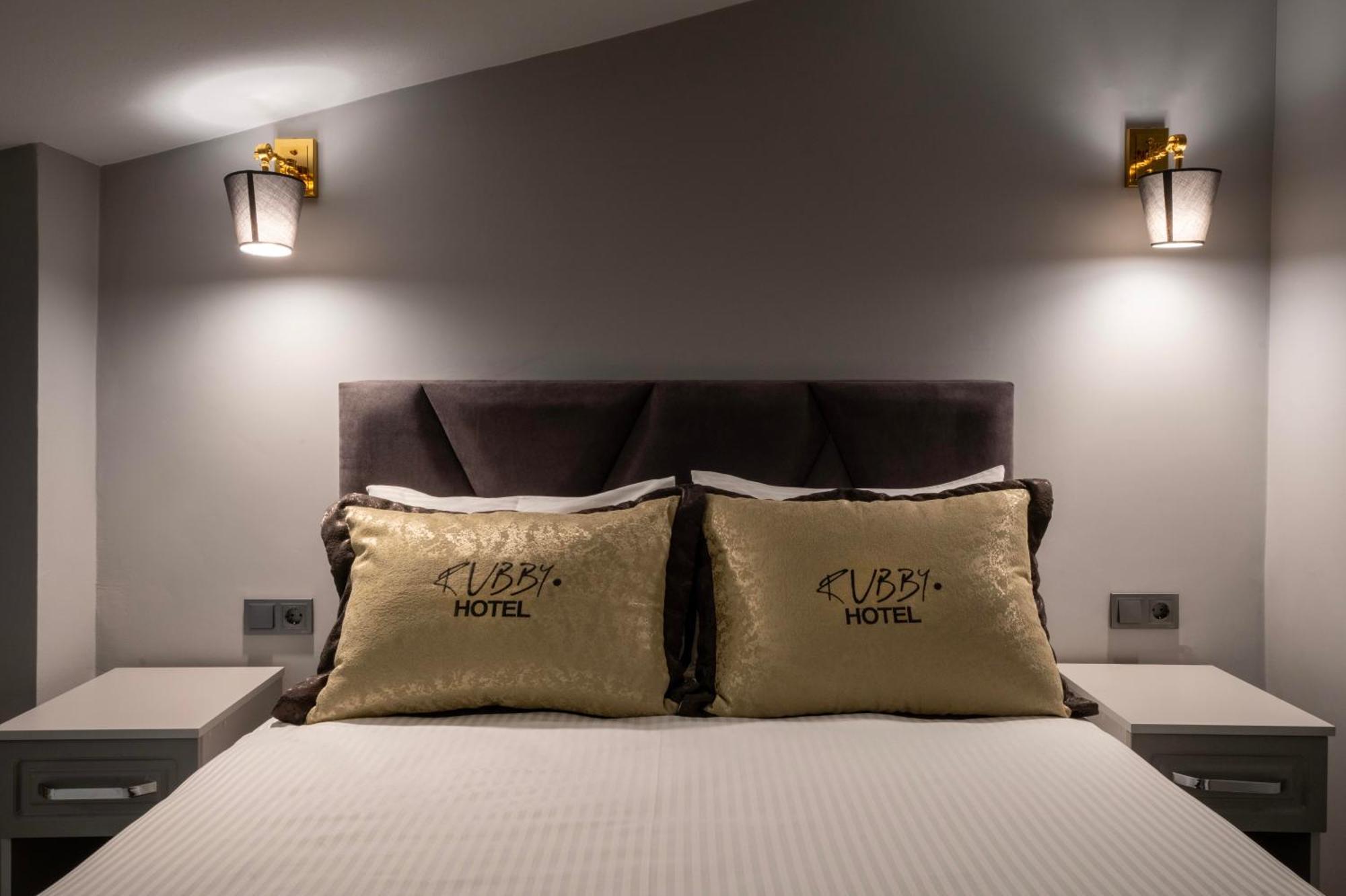 Rubby Hotel Kadikoey Istanbul Bagian luar foto