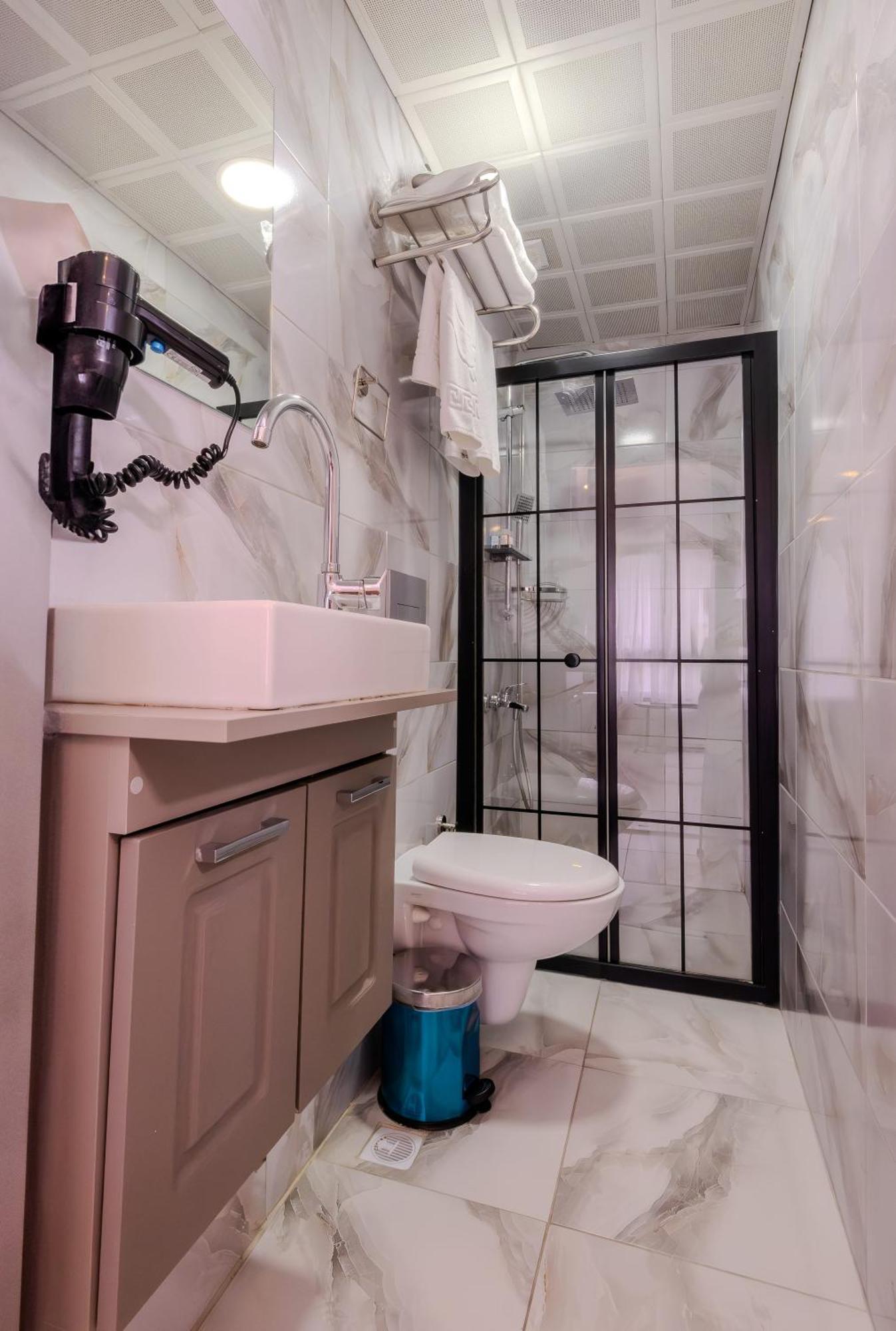 Rubby Hotel Kadikoey Istanbul Bagian luar foto